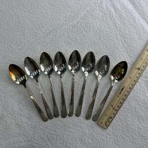 Vintage SL&GH Rogers A1+ Oneida Silverplate teaspoons set of 8 Carnival *